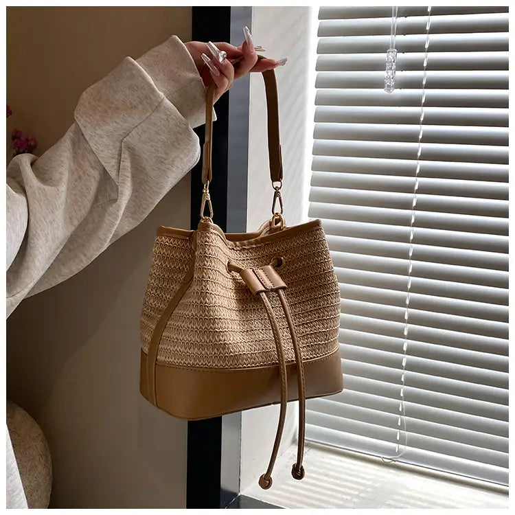 Kudottu ruskea aprikoosi maito tee olkalaukku neliömäinen ristikukkaro hihnalla