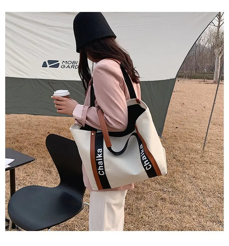 Casual Fashion Canvas Clamshell Bag with European Retro Design for United States