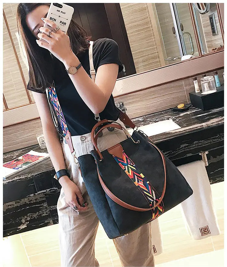 Summer Commute Female Bag with Multiple Pockets and Simple Design