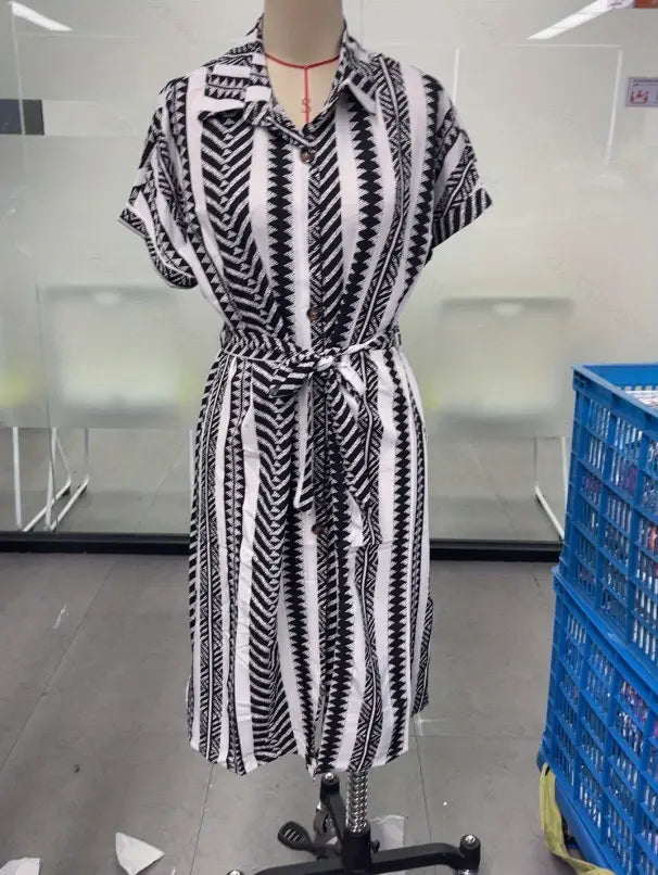 Asymmetric Plaid Skirt with Stripes in Multiple Sizes for Elegant Style