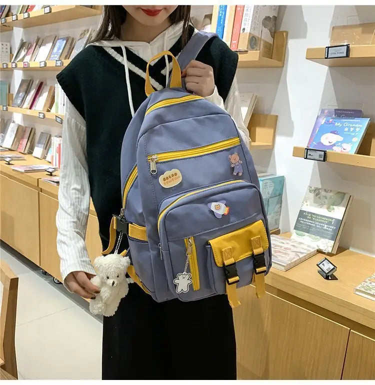 Nylon reppu Bear Pendant -lahja lähettää koululaukku lapsille