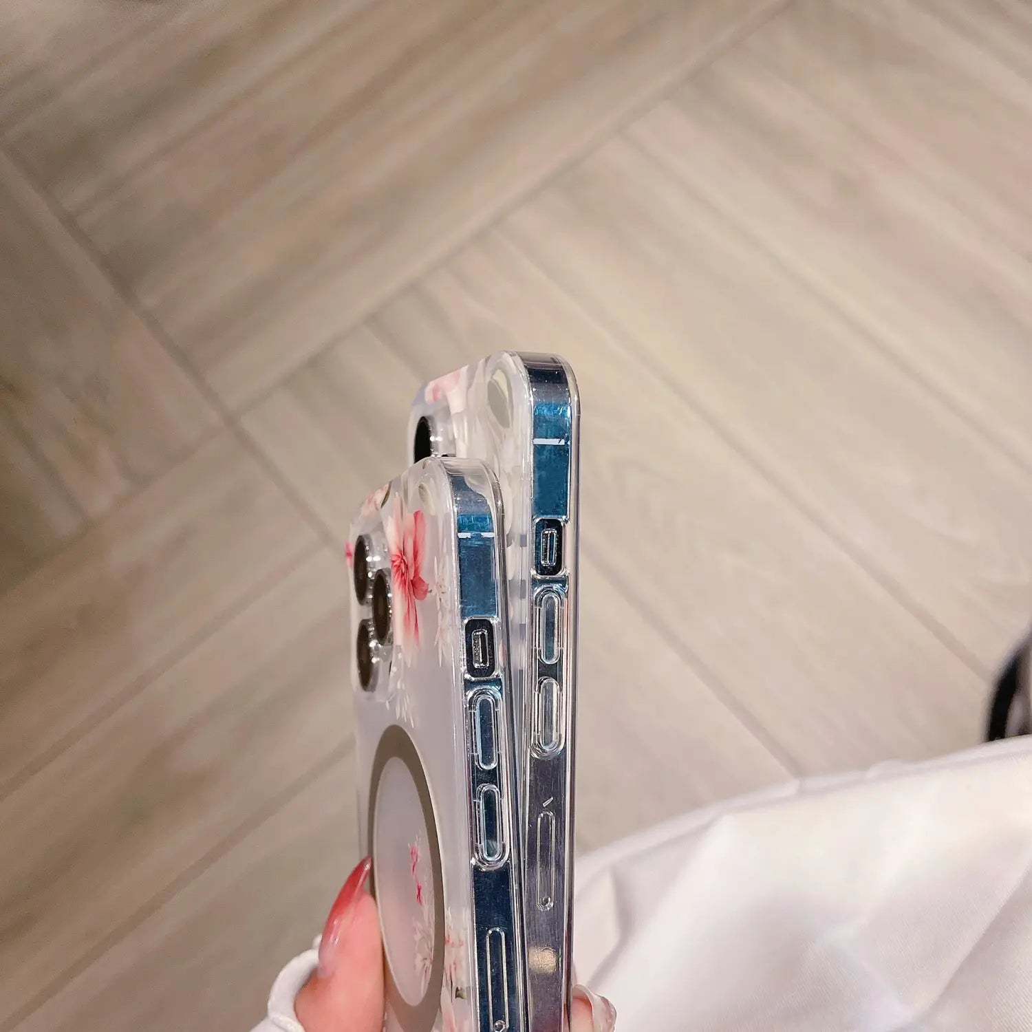 Niet-Apple telefoonhoes voor iPhone 14 Pro- en Max-modellen, met de nadruk op beschermende functies voor Max-modellen