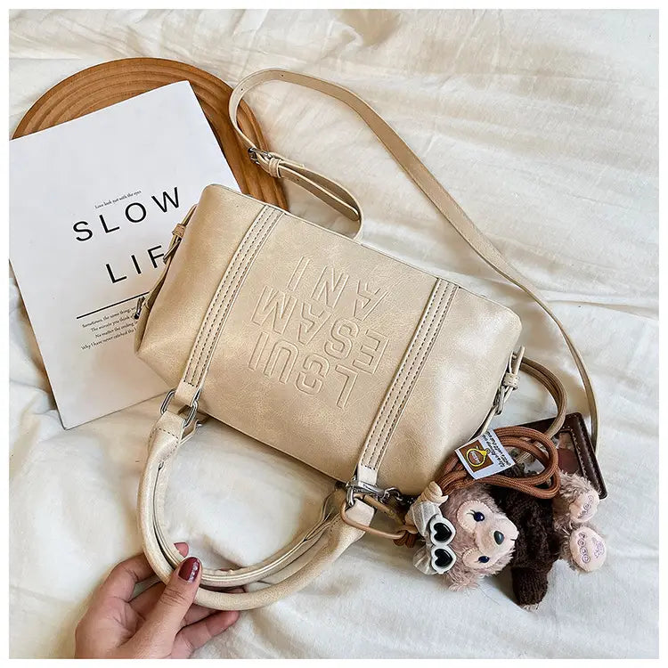 Borsa a tracolla a tracolla in pelle morbida con cerniera per donna