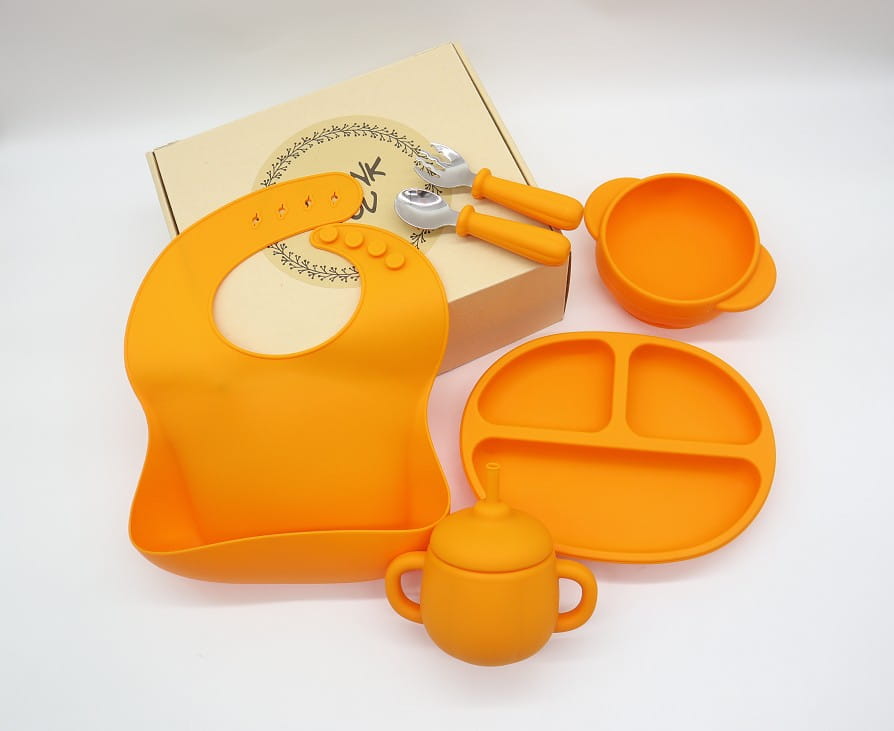 Pumpkin Silicone No-Spill Water Cup for Children with Handle in the United States