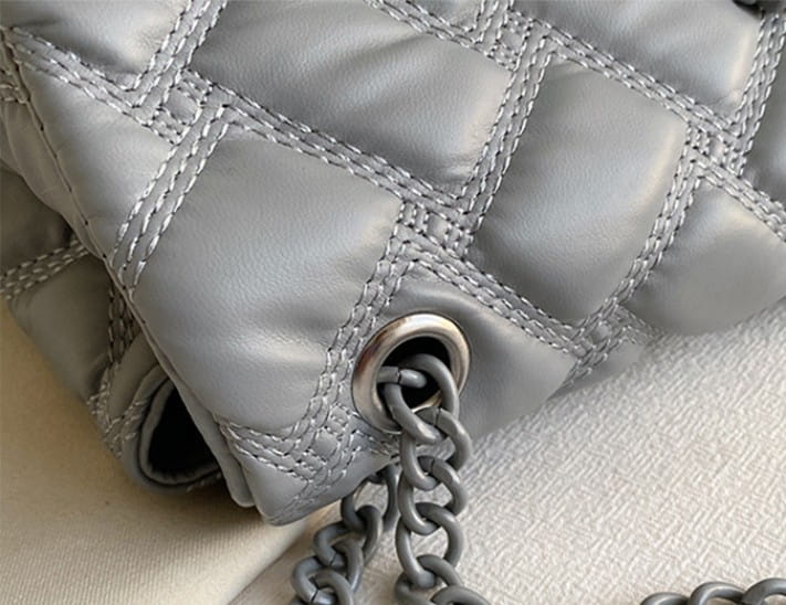 Plaid Embossed Chain Shoulder Bag in Various Colors for Stylish Personalities