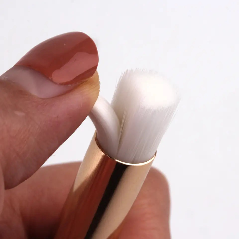 Colorful Diamond-Sequin Eye Shadow Brush for Makeup and Cleaning Applications