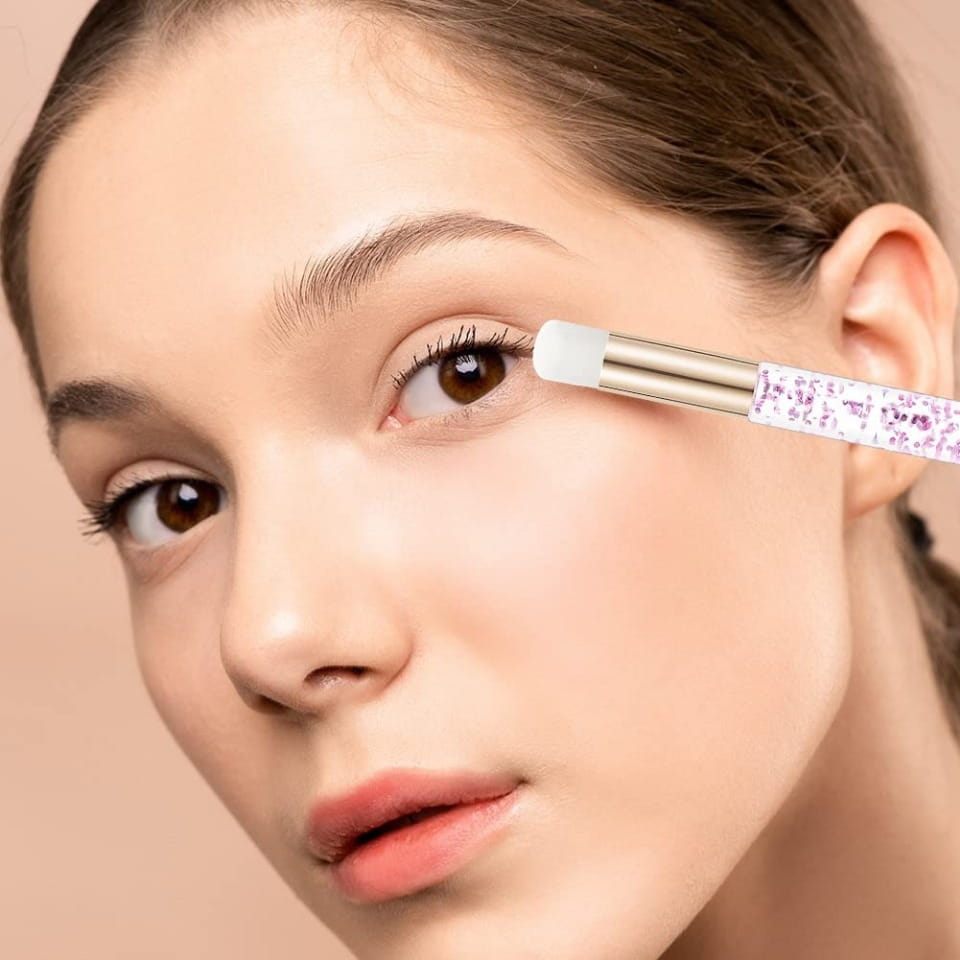 Colorful Diamond-Sequin Eye Shadow Brush for Makeup and Cleaning Applications