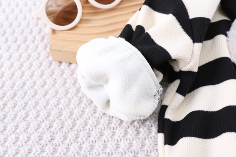 Fleece-lined Cartoon Cute Stripes Round Neck Sweater Suit