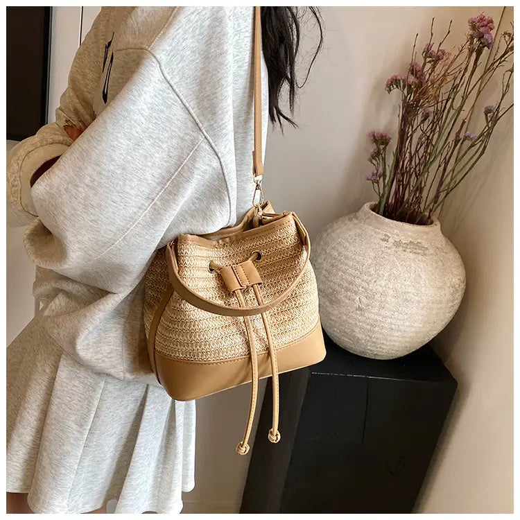 Kudottu ruskea aprikoosi maito tee olkalaukku neliömäinen ristikukkaro hihnalla