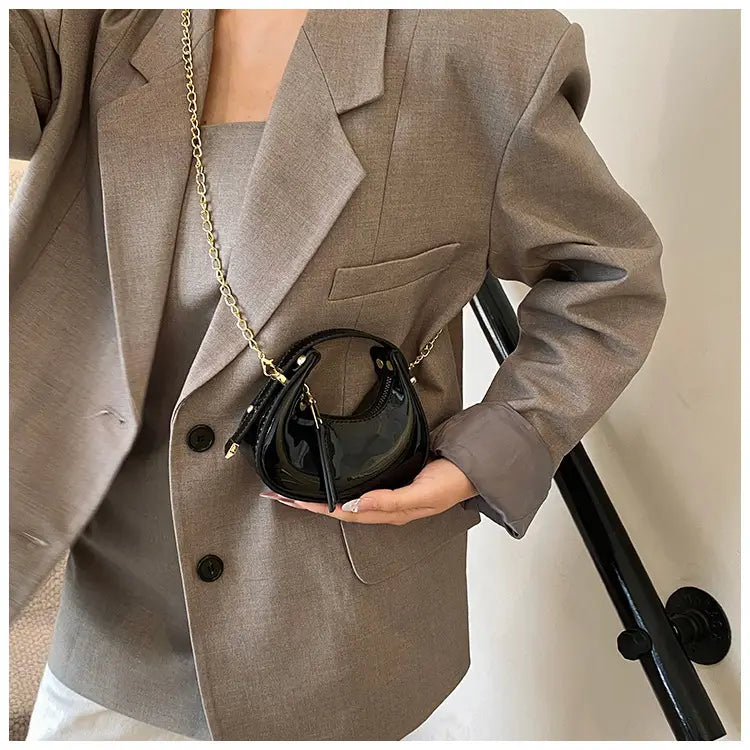 Kleine weiche PU -Umhängetasche mit 116 cm Riemen in mehreren Farben