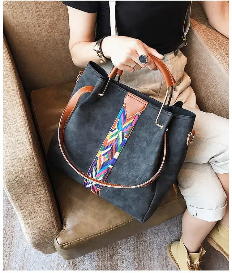 Summer Commute Female Bag with Multiple Pockets and Simple Design