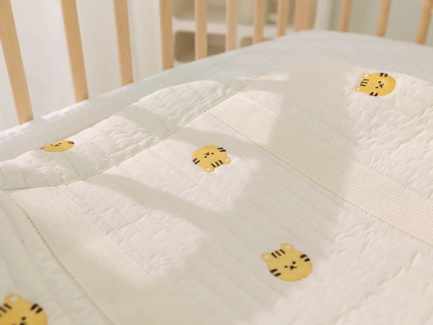 Lightweight Large Capacity Animal and Floral Boston Bags for Travel