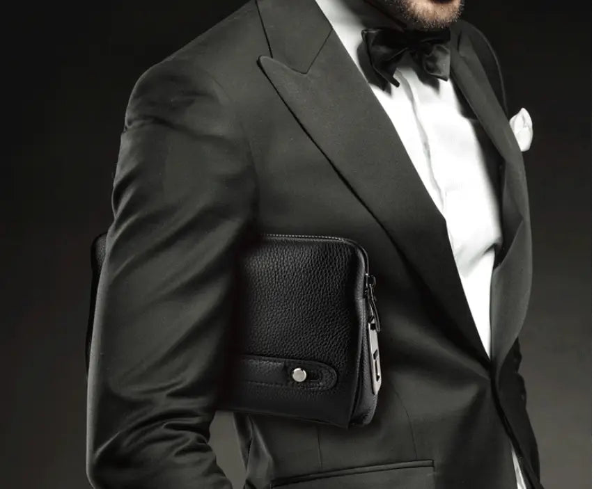 Black Polyester Men’s Fingerprint Clutch with Layer Cowhide and USB Charging
