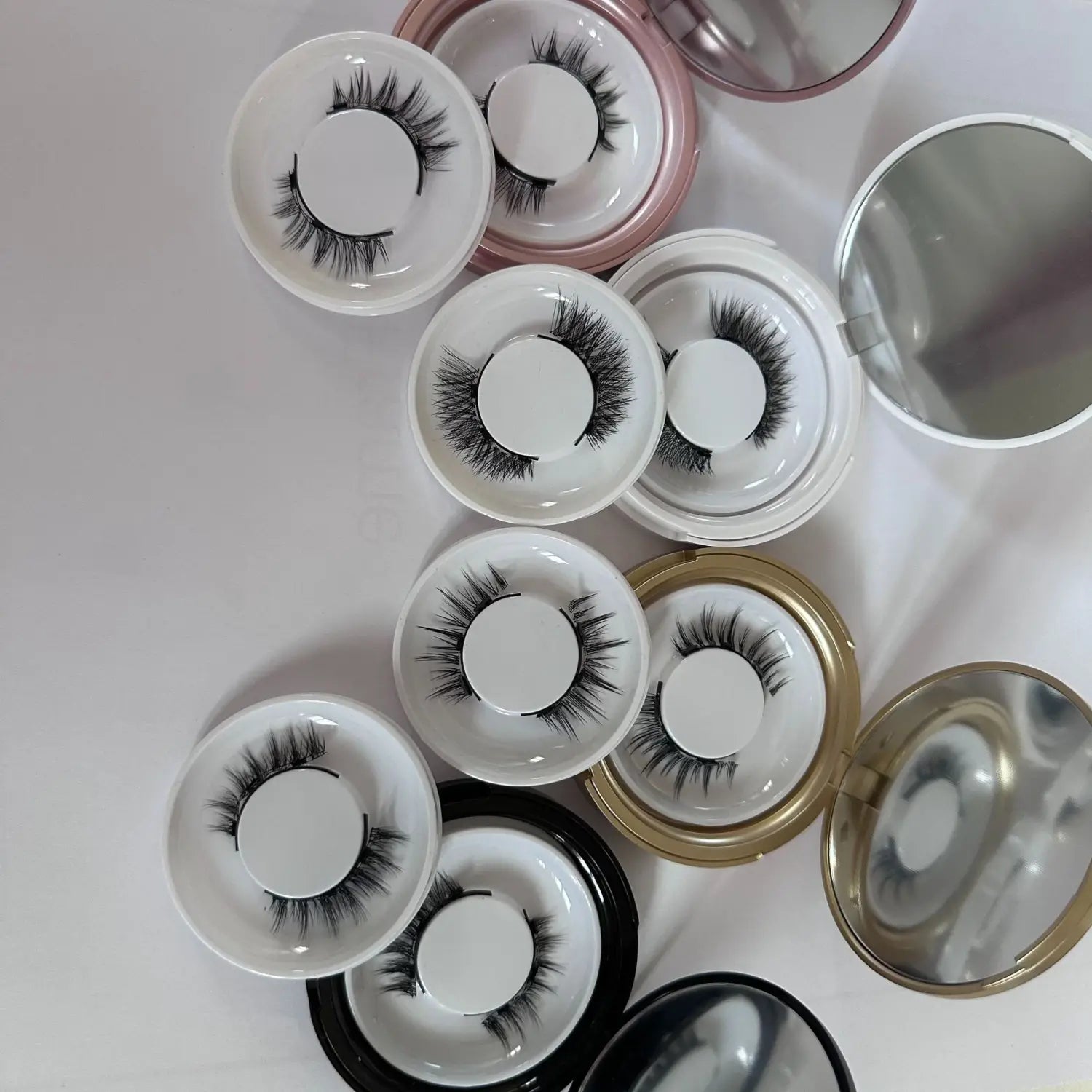 Little Devil Mink-Shaped White Clip Magnet for False Eyelashes Set