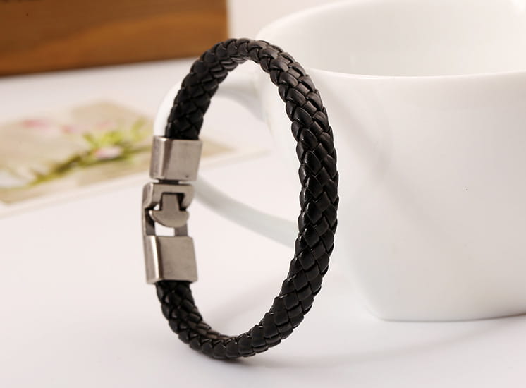 Simple Woven Leather Fashion Bracelet