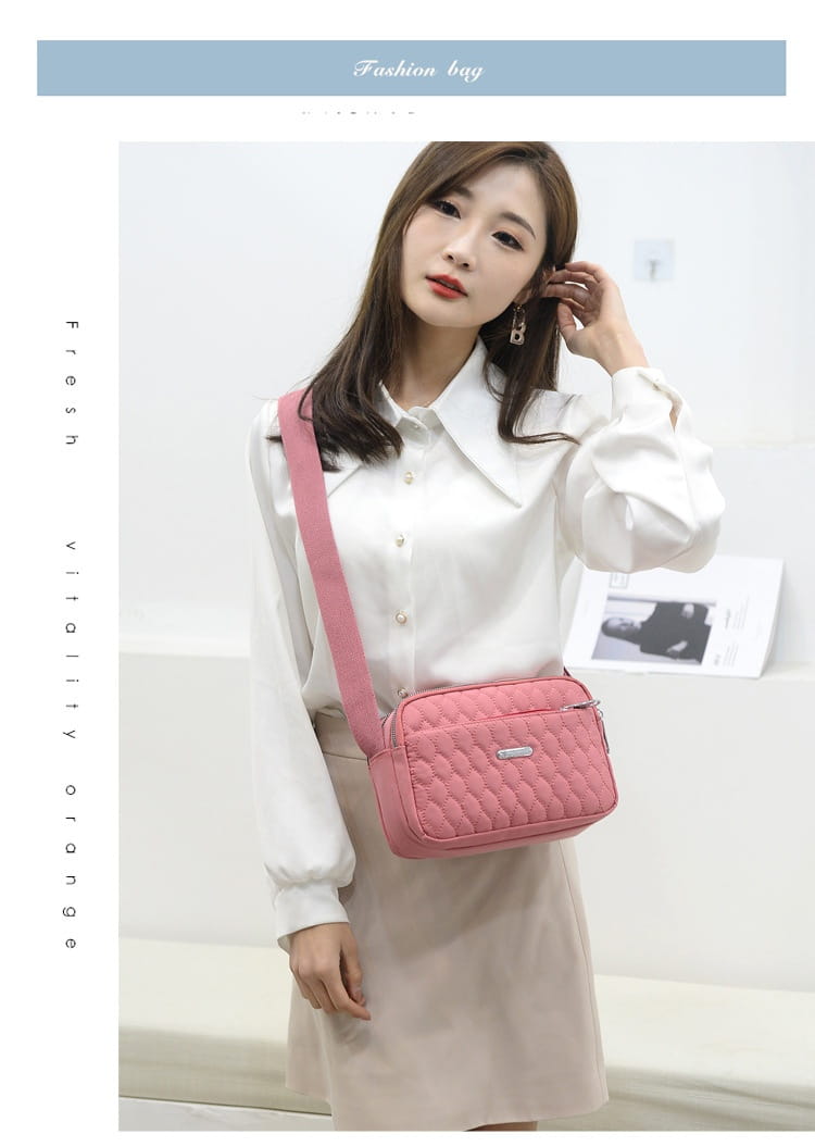 Large Capacity Shoulder Bag in Rhombus Creative Fashion Solid Design