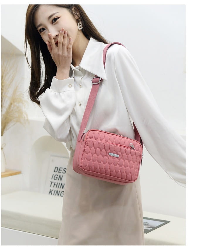 Large Capacity Shoulder Bag in Rhombus Creative Fashion Solid Design