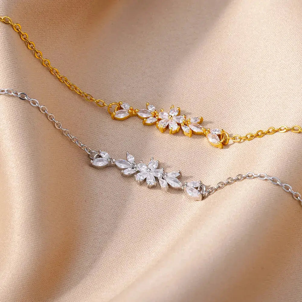 Simple Graceful Inlaid Zircon Flower Leaf Bracelet