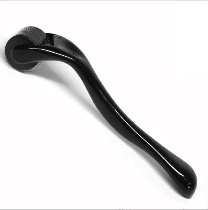 Sorcóir féasóg microneedle craicinn dubh