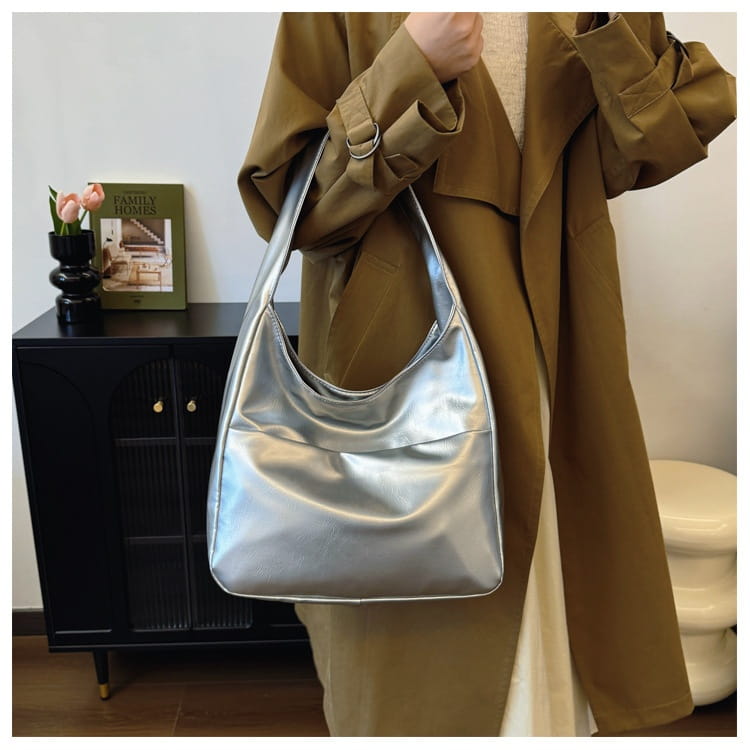 Simple commute underarm shoulder bag with polyester lining in multiple colors