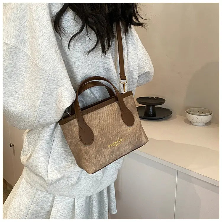 Medium PU axelväska för kvinnor svartbrun med intern mobiltelefonficka