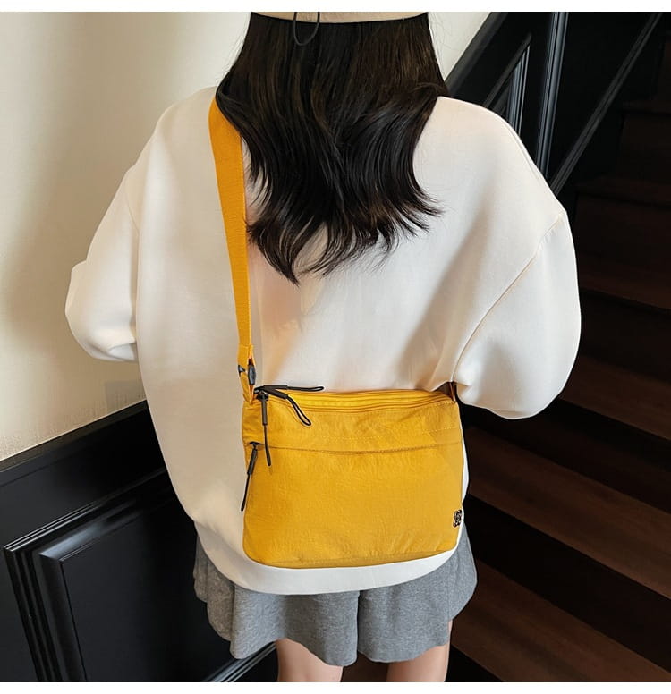 Sac à corps croisé en toile de voyage avec poche de téléphone pour les femmes en plusieurs couleurs
