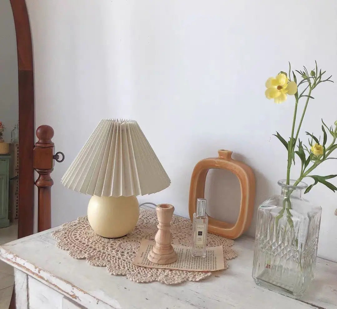 Ceramic Pleated Table Lamp Nordic Bedside Creative Night Light