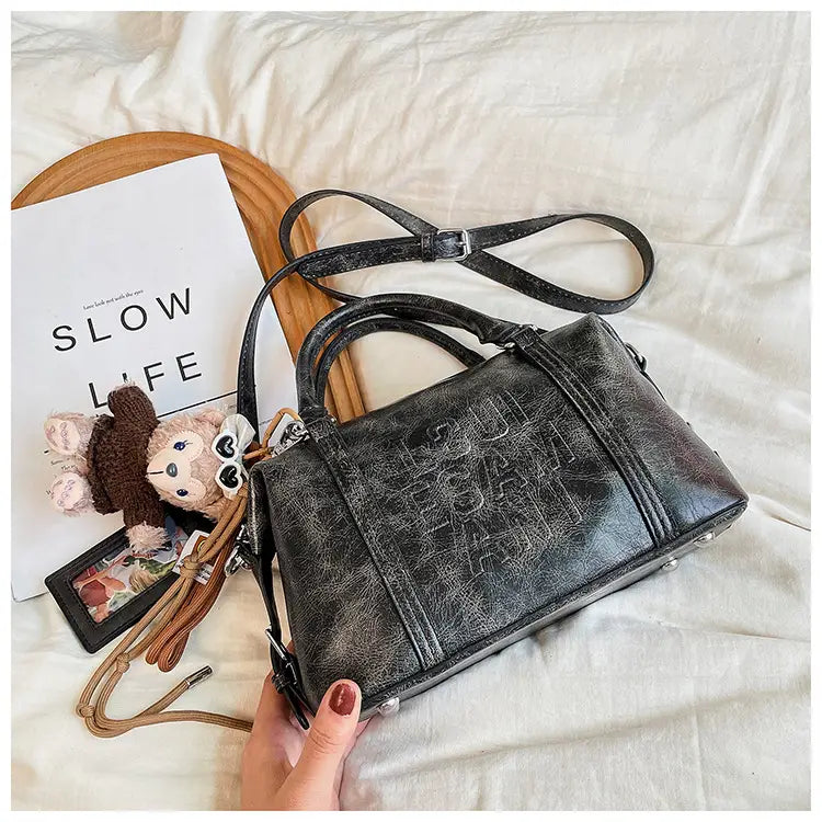 Borsa a tracolla a tracolla in pelle morbida con cerniera per donna