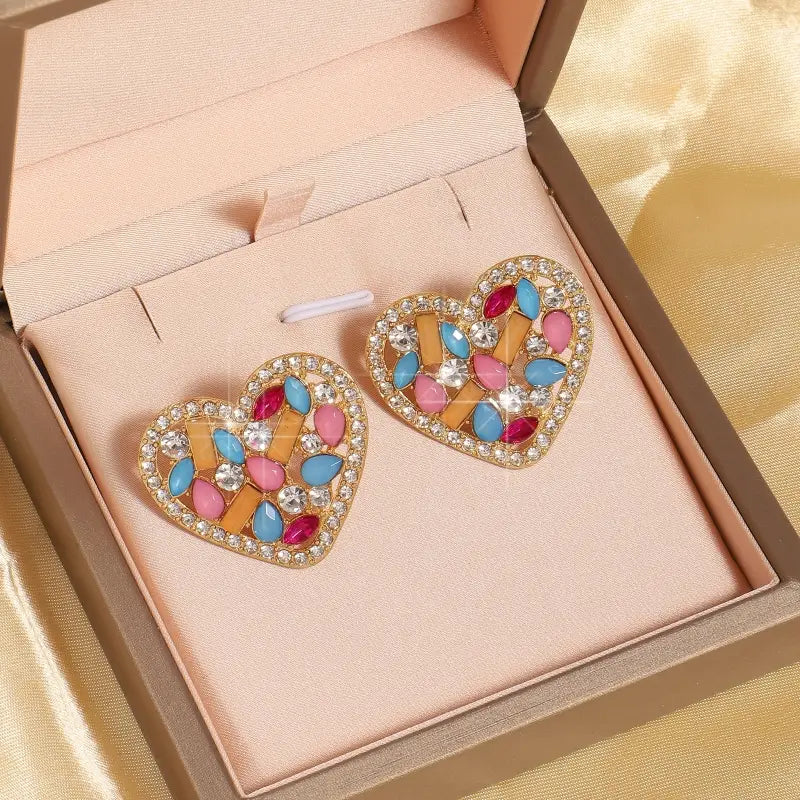 New Cross-border Niche Personalized Creative Elegant Luxury Heart-shaped Inlaid With Colorful Diamonds Simple Hollow