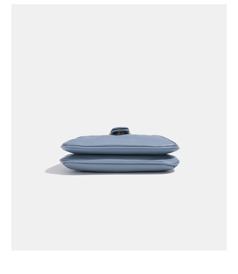 Retro Denim Blue Underarm Bag for Women with Sandwich Pocket and Zipper