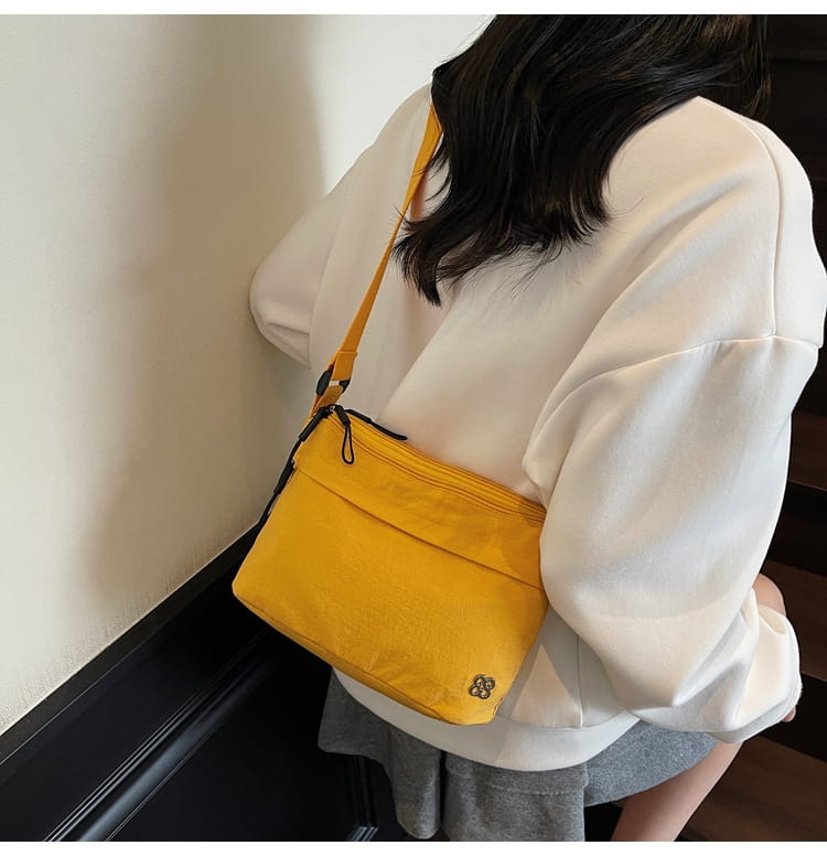 Sac à corps croisé en toile de voyage avec poche de téléphone pour les femmes en plusieurs couleurs