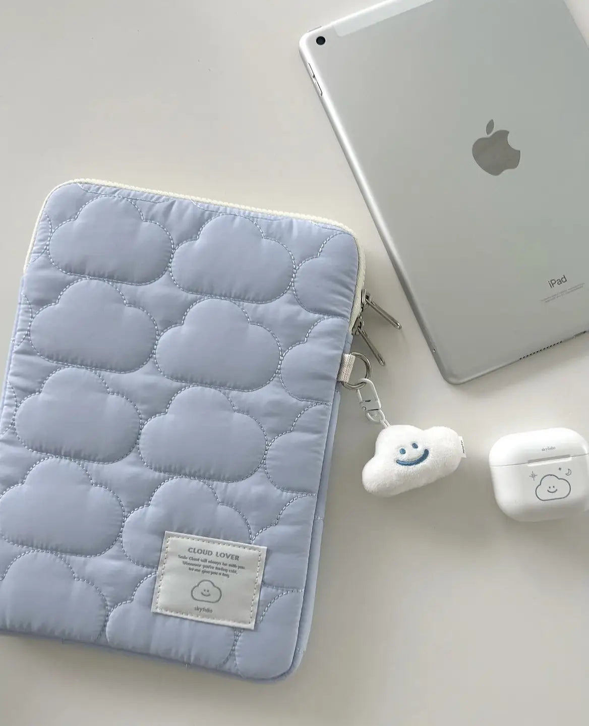 Mânecă de laptop alb și albastru pentru femei pentru calculatoare de 11 până la 15,6 inci