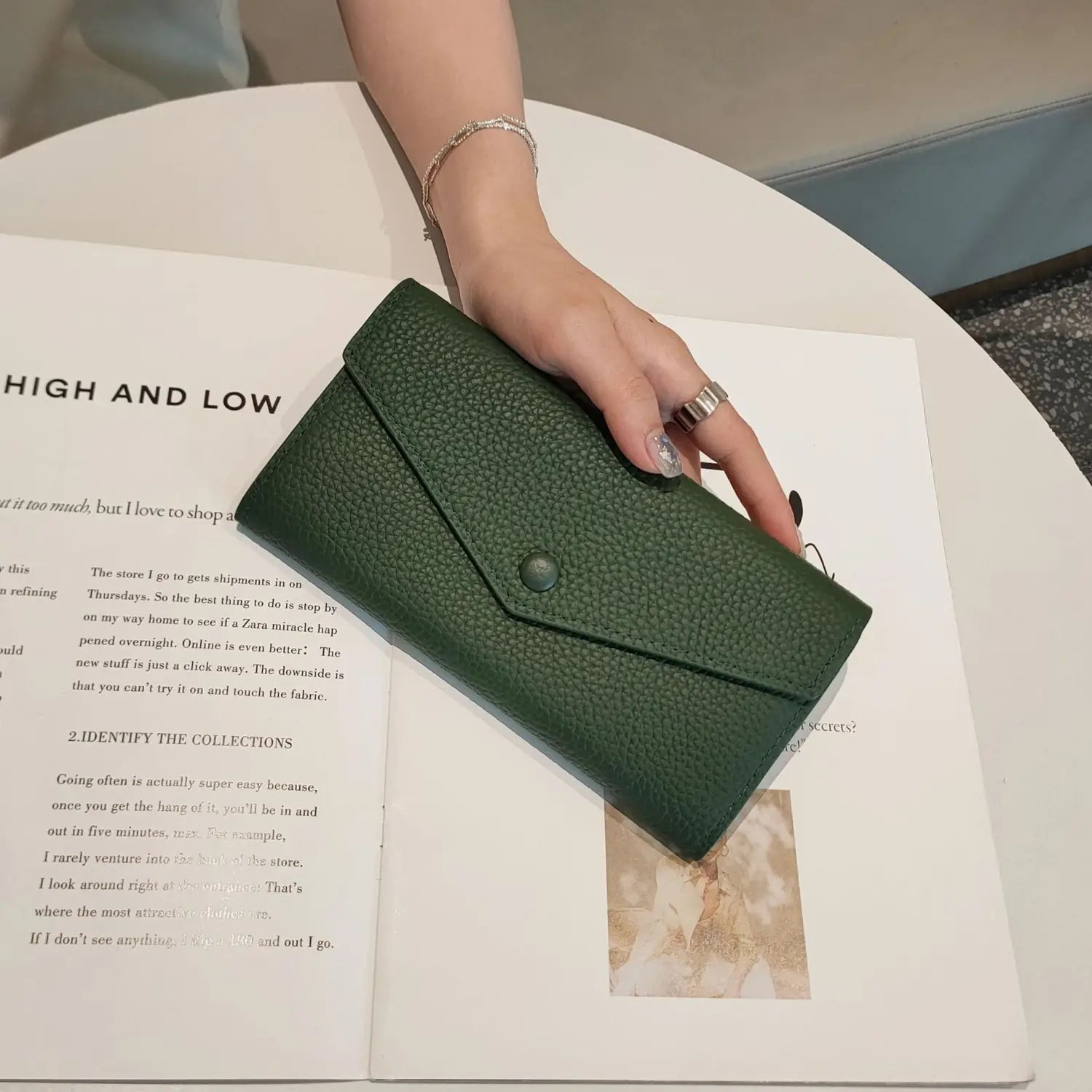 Layer Cowhide Leather Wallet in Bright Colors for the United States Market