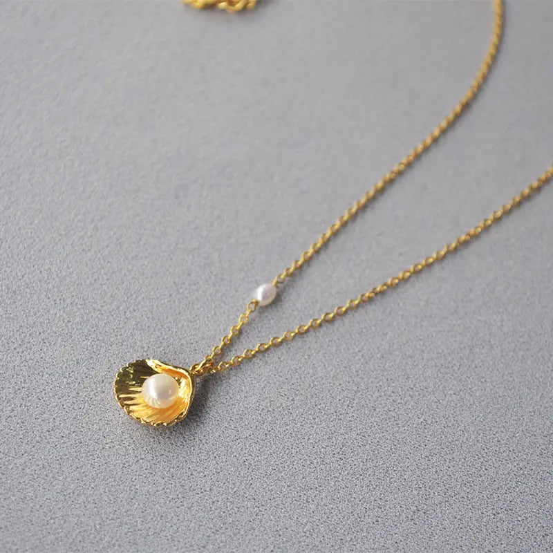 Brass Gold-plated Minimalist Gold Shell Freshwater Pearl Necklace