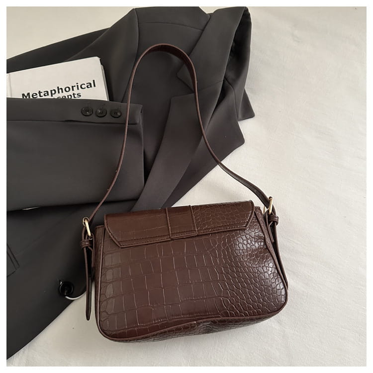 Varine en cuir PU dur avec bandoulière unique en plusieurs couleurs