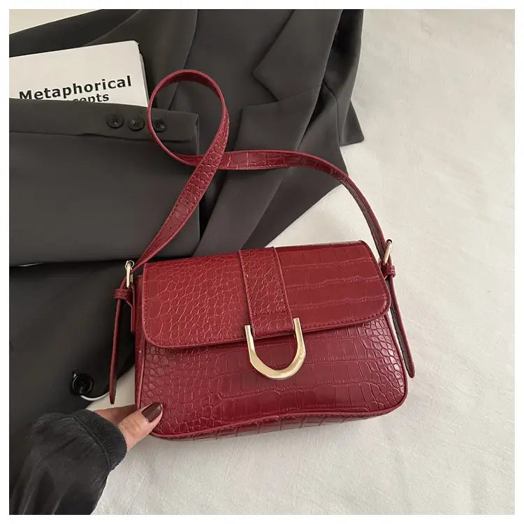 Varine en cuir PU dur avec bandoulière unique en plusieurs couleurs