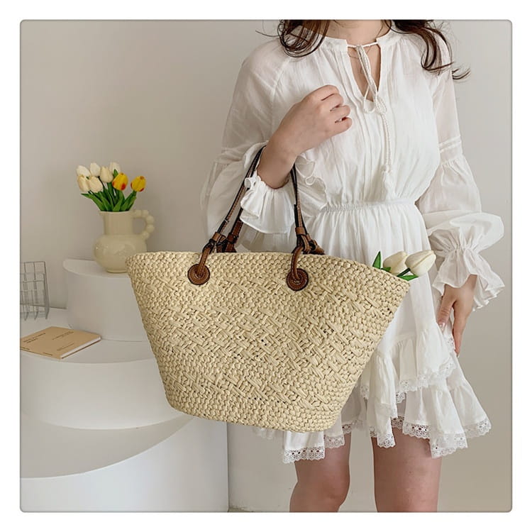 Woven Seaside Beach Bag with Open Pocket and Portable Straw Design