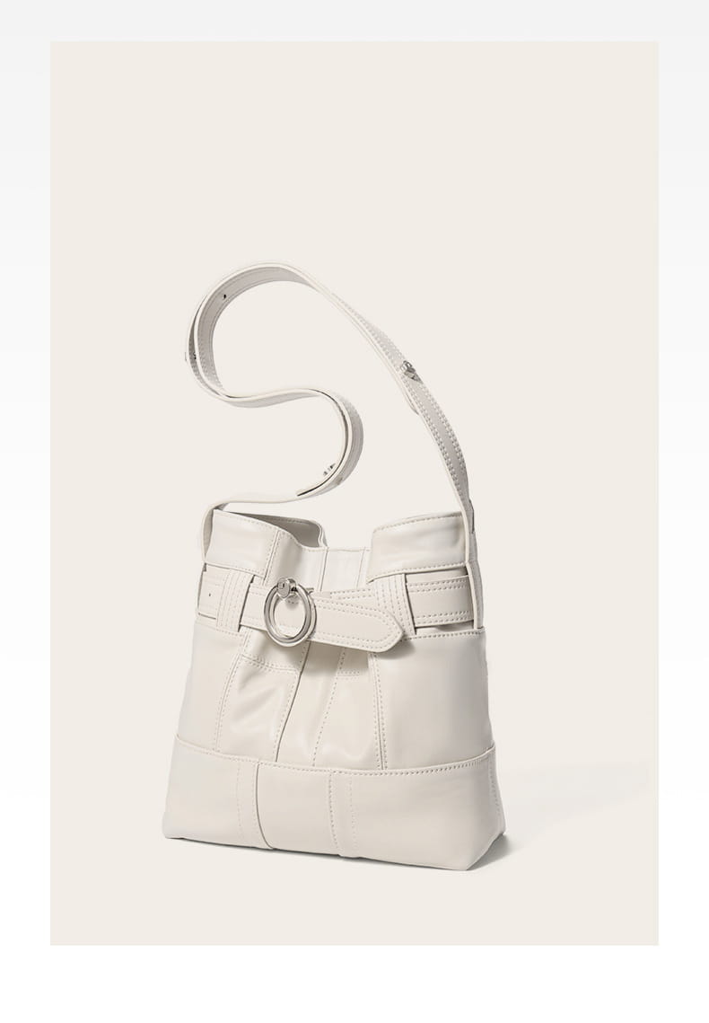 Fashion Shoulder Armpit Cowhide Bag with Stitching