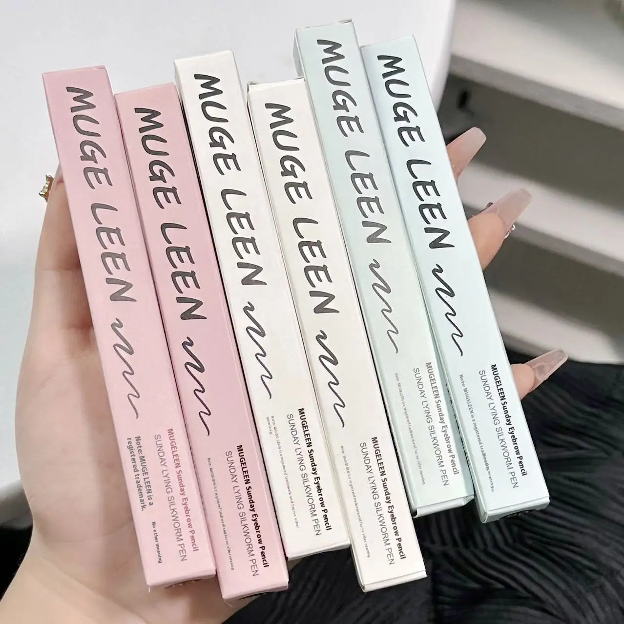 Variety of Eye Shadow Colors in Beige Pink Gold Purple and More