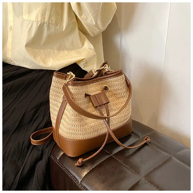 Kudottu ruskea aprikoosi maito tee olkalaukku neliömäinen ristikukkaro hihnalla