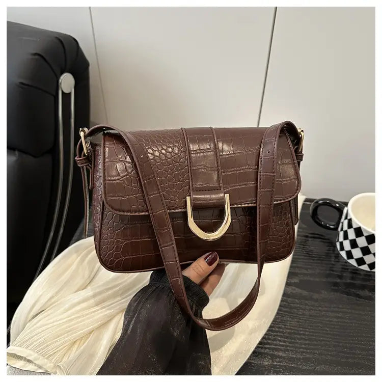 Varine en cuir PU dur avec bandoulière unique en plusieurs couleurs