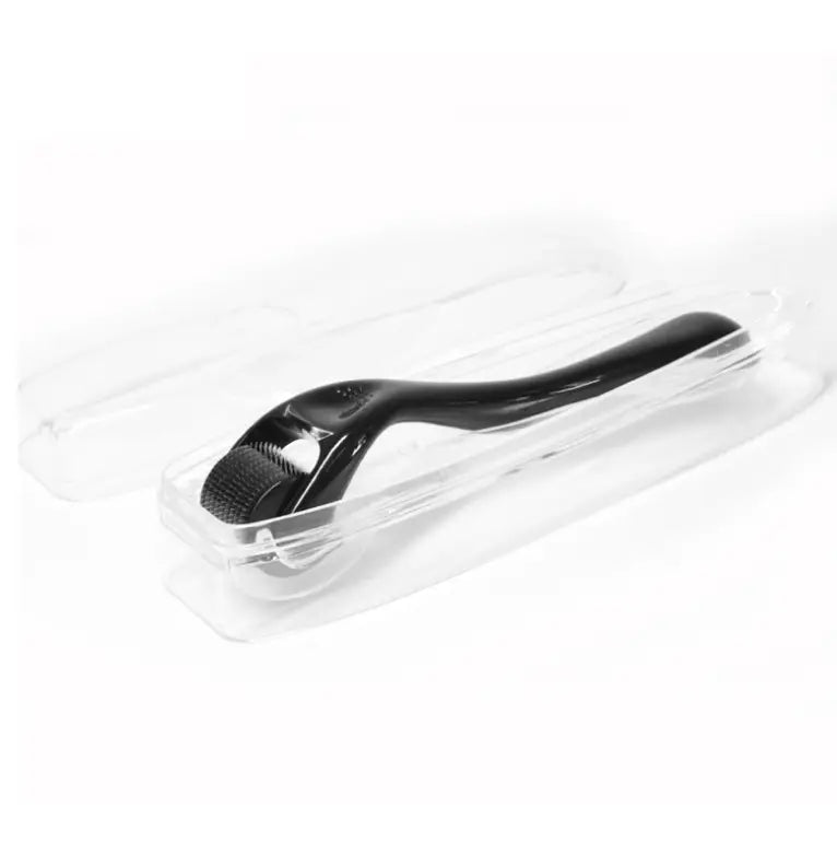 Sorcóir féasóg microneedle craicinn dubh