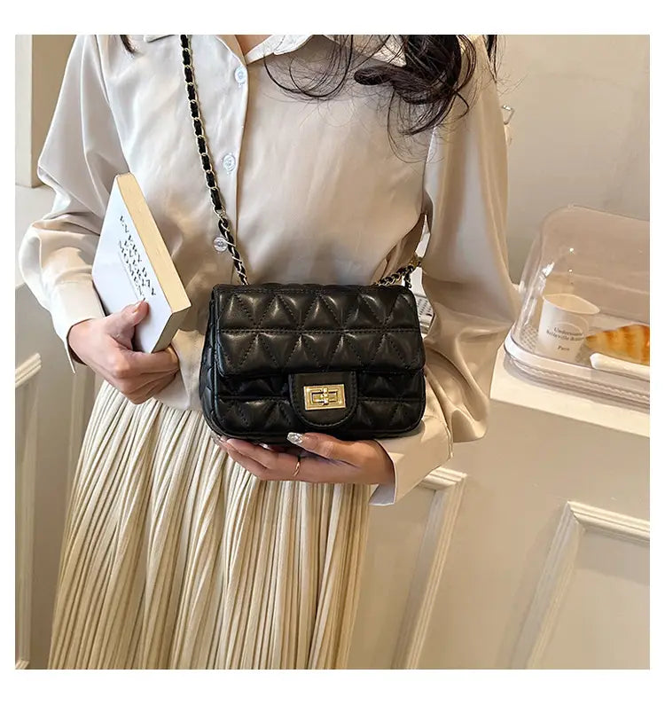 Diamond Pattern Chain Crossbody Bag for Daily