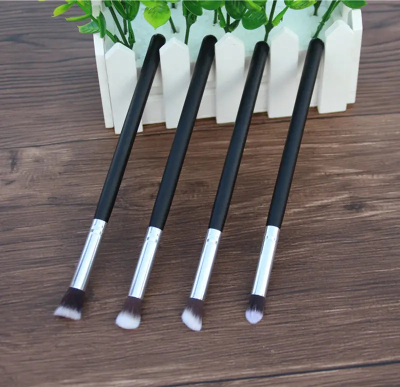 4Eye Shadow Brush Makeup Long Stick Medium