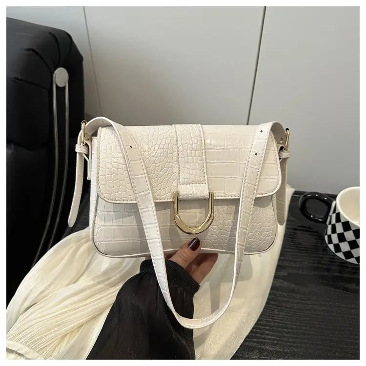 Varine en cuir PU dur avec bandoulière unique en plusieurs couleurs