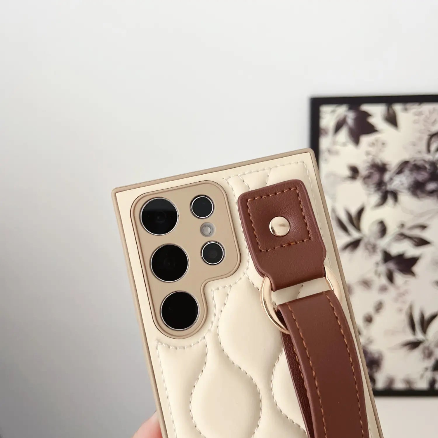 S23ultra Ultra-thin Wrist Strap S24 Drop-resistant Phone Case