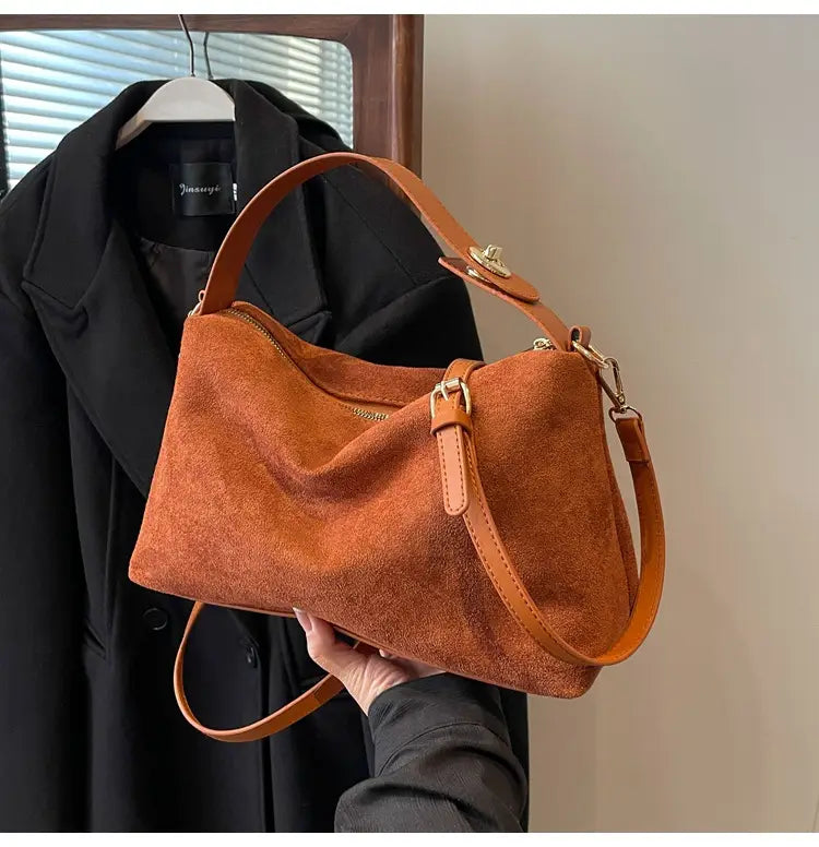 Retro Fashion Shoulder Bag with Polyester Lining for Travel and Daily