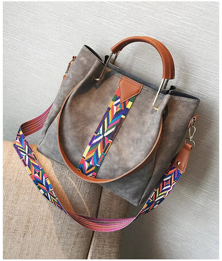 Summer Commute Female Bag with Multiple Pockets and Simple Design