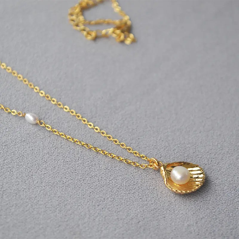 Brass Gold-plated Minimalist Gold Shell Freshwater Pearl Necklace