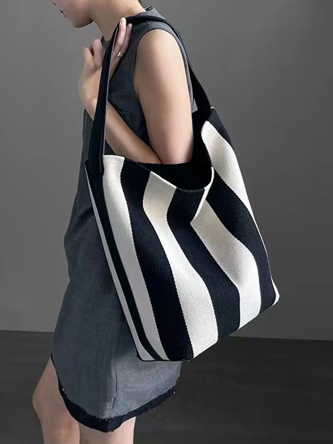 White Contrast Color Wide Shoulder Striped Canvas Bag with Zipper Pocket